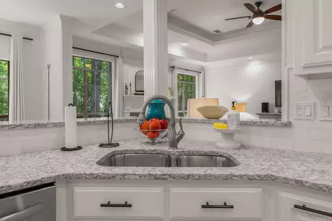 Kitchen - 20 Chatel Dr, Little Rock, AR 72223 photo 2 of 4