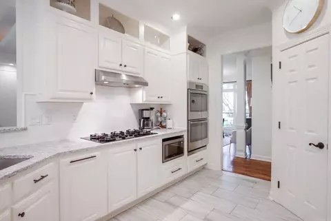 Kitchen - 20 Chatel Dr, Little Rock, AR 72223 photo 4 of 4
