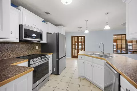 Kitchen - 19 Lake Side Dr, Ward, AR 72176 photo 2 of 2