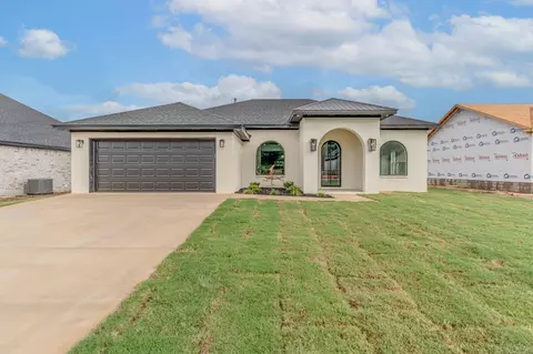 609 Cayson St, Bono, AR 72416