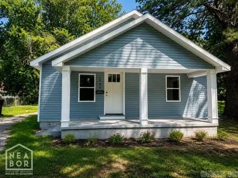1006 SE 3rd St, Walnut Ridge, AR 72476