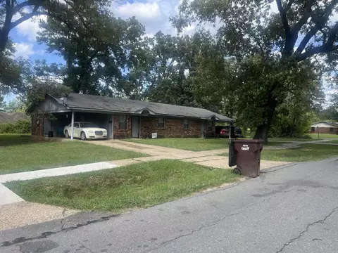 610 700 702 8th St, Crossett, AR 71635