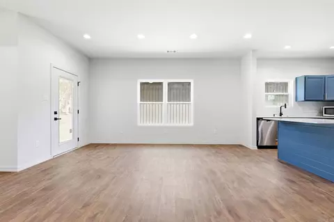 Living - 40 Whipporwill, Ward, AR 72176 photo 5 of 7
