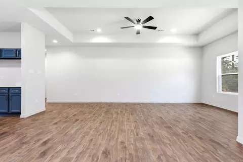 Living - 40 Whipporwill, Ward, AR 72176 photo 2 of 7