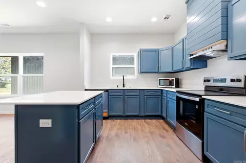 Kitchen - 40 Whipporwill, Ward, AR 72176 photo 3 of 5