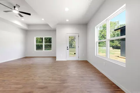 Living - 40 Whipporwill, Ward, AR 72176 photo 6 of 7