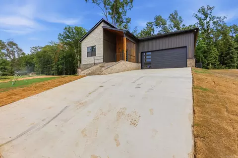 Exterior - 1052 Stagecoach Blvd, Cabot, AR 72023 photo 4 of 11