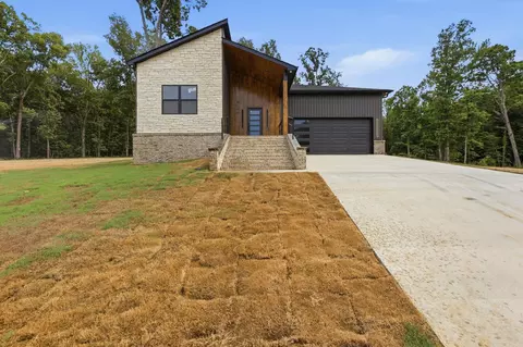 Exterior - 1052 Stagecoach Blvd, Cabot, AR 72023 photo 2 of 11