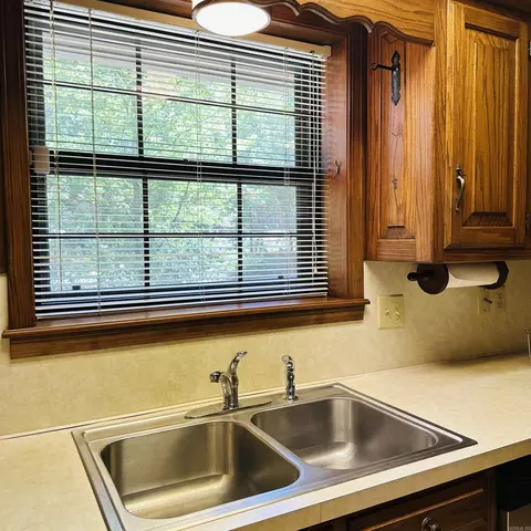 Kitchen - 2011 Shady Ln, Malvern, AR 72104 photo 5 of 5
