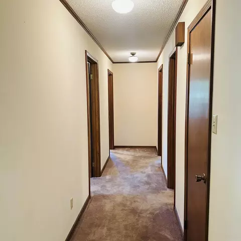 Entry Way - 2011 Shady Ln, Malvern, AR 72104 photo 2 of 2