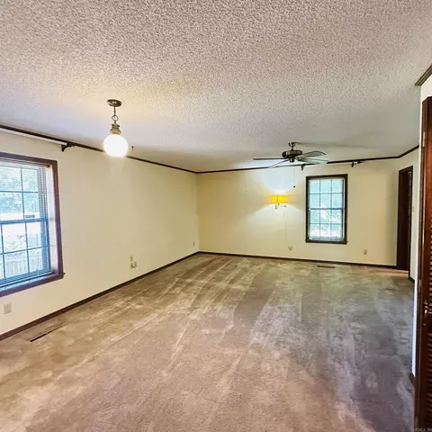 Living - 2011 Shady Ln, Malvern, AR 72104 photo 6 of 6