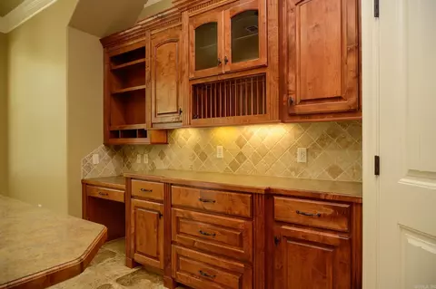 Kitchen - 1003 Hope Cir, Mena, AR 71953 photo 3 of 7