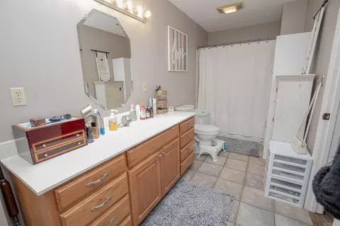 Bath - 2301 Bennett, Benton, AR 72015 photo 1 of 3