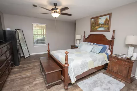 Bedroom - 2301 Bennett, Benton, AR 72015 photo 1 of 4