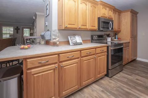 Kitchen - 2301 Bennett, Benton, AR 72015 photo 2 of 3