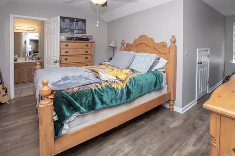 Bedroom - 2301 Bennett, Benton, AR 72015 photo 3 of 4