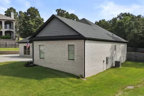 Exterior - 21 Turnberry Ln, Cabot, AR 72023 photo 5 of 7