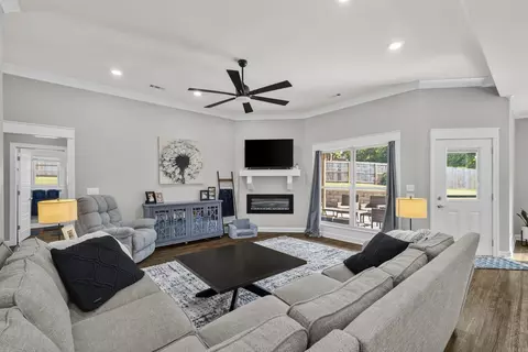 Living - 21 Turnberry Ln, Cabot, AR 72023 photo 2 of 2