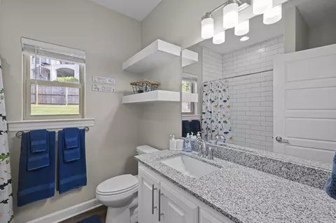 Bath - 21 Turnberry Ln, Cabot, AR 72023 photo 4 of 4