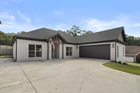 Exterior - 21 Turnberry Ln, Cabot, AR 72023 photo 2 of 7