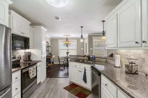 Kitchen - 23 Sierra Dr, Austin, AR 72007 photo 2 of 2