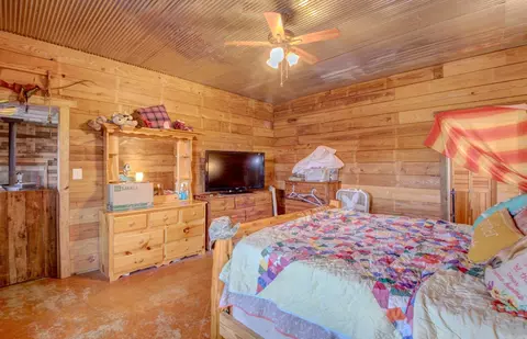 Bedroom - 1195 Highway 5, Romance, AR 72136 photo 2 of 5