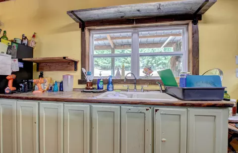 Kitchen - 1195 Highway 5, Romance, AR 72136 photo 6 of 6