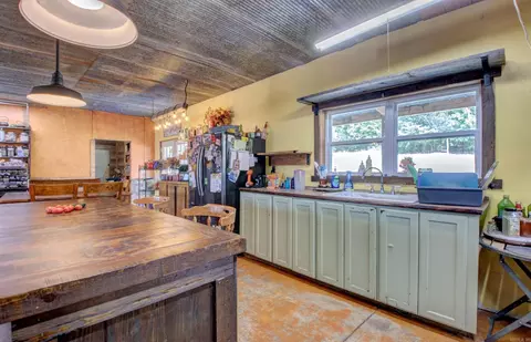 Kitchen - 1195 Highway 5, Romance, AR 72136 photo 5 of 6