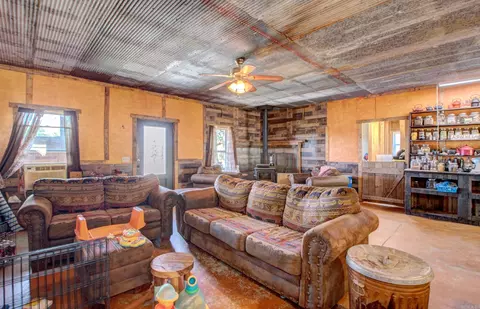 Living - 1195 Highway 5, Romance, AR 72136 photo 2 of 3