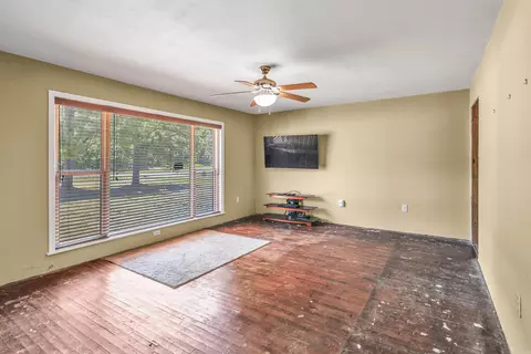 Living - 3173 S Hwy 27, Mount Ida, AR 71957 photo 2 of 2