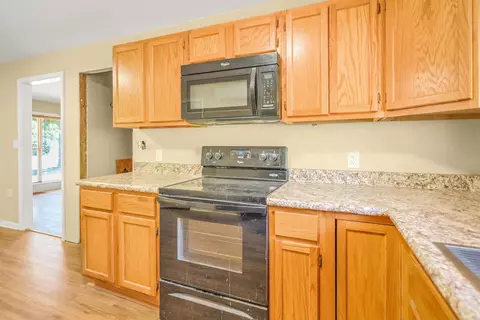 Kitchen - 3173 S Hwy 27, Mount Ida, AR 71957 photo 4 of 6