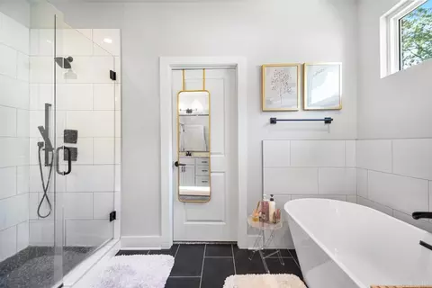 Bath - 2565 Kara Ln, Bryant, AR 72019 photo 4 of 4