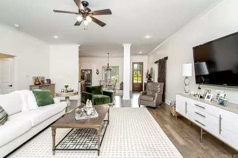 Living - 6533 Castle Rdg, Benton, AR 72019 photo 3 of 3