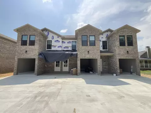 410 412 414 England St, Lonoke, AR 72086