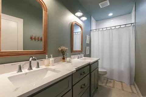 Bath - 2535 Covington Rd, Ward, AR 72176 photo 4 of 4