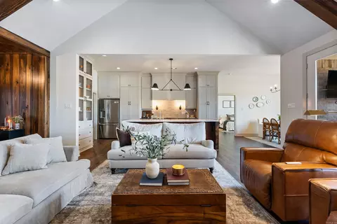 Living - 2535 Covington Rd, Ward, AR 72176 photo 1 of 7
