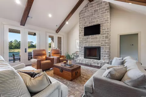 Living - 2535 Covington Rd, Ward, AR 72176 photo 4 of 7