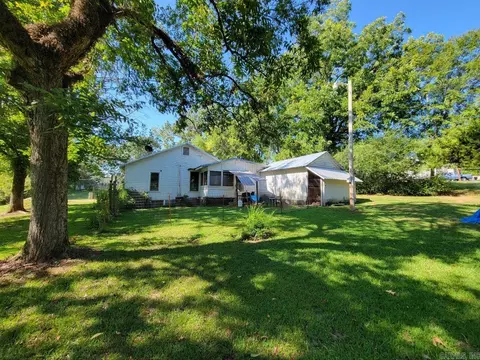 137 E Main St, Lockesburg, AR 71846 photo 4