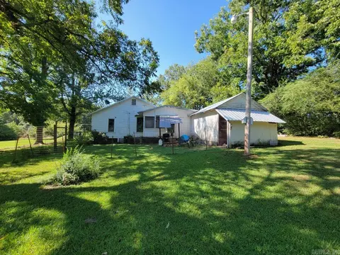 137 E Main St, Lockesburg, AR 71846 photo 5