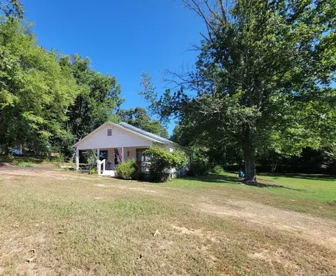 137 E Main St, Lockesburg, AR 71846 photo 3