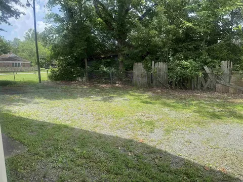 Exterior - 1616 Cherry St, Pine Bluff, AR 71601 photo 2 of 3