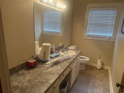 Bath - 1616 Cherry St, Pine Bluff, AR 71601 photo 1 of 5