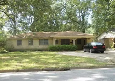 2302 W 38th Ave, Pine Bluff, AR 71603