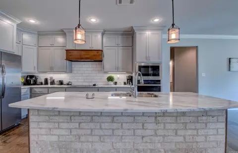 Kitchen - 9024 Greenstone Dr, Alexander, AR 72002 photo 2 of 7
