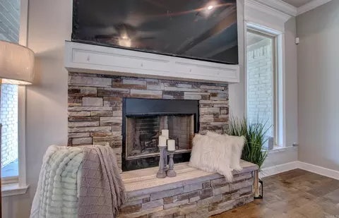 Living - 9024 Greenstone Dr, Alexander, AR 72002 photo 5 of 5