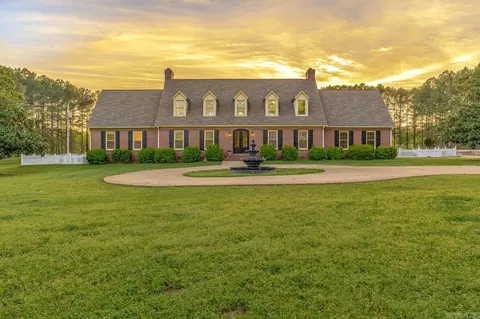 4926 Peachtree Ave, Jonesboro, AR 72401
