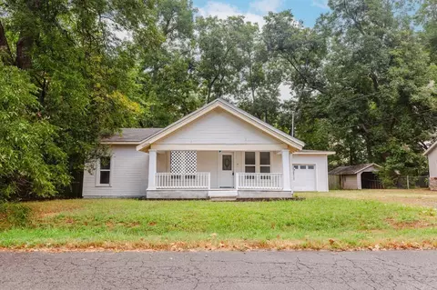 Exterior - 106 E Georgia St, Beebe, AR 72012 photo 1 of 4