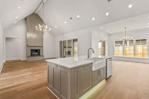 Living - 1675 Nantucket, Conway, AR 72034 photo 4 of 4