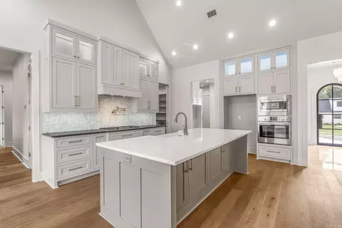 Kitchen - 1675 Nantucket, Conway, AR 72034 photo 1 of 6