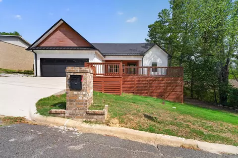 919 Richard St, Hot Springs, AR 71913